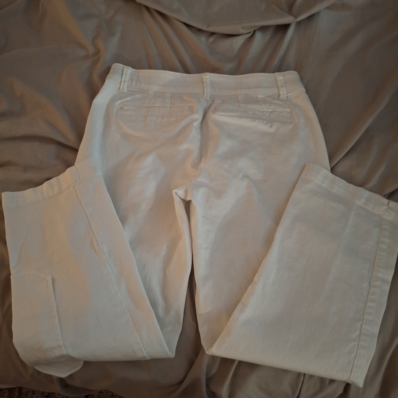 Democracy Women's White Cropped Cargo Denim Jeans - Picture 10 of 11